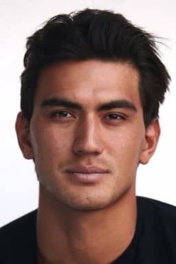 Laird Akeo headshot