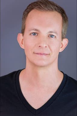 Dian Bachar headshot