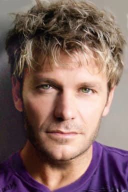 Vic Mignogna headshot