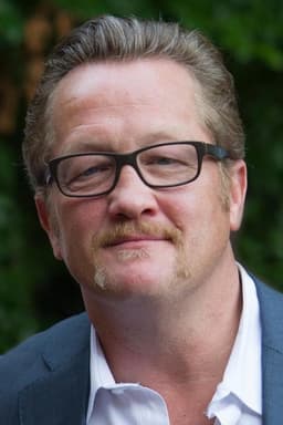 Christian Stolte headshot