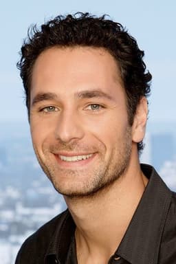 Raoul Bova headshot