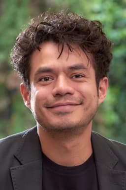 Memo Villegas headshot