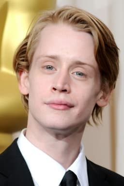 Macaulay Culkin headshot