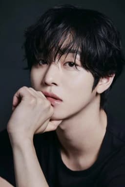 Ahn Hyo-seop headshot