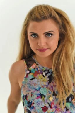 Stephanie Simbari headshot