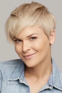 Leah Adler headshot