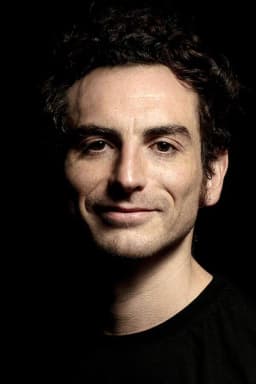 Nicolás Zárate headshot