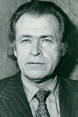 Hugh Millais headshot