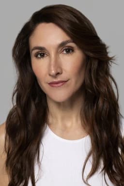 Alicia Lobo headshot