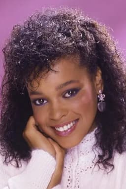 Ola Ray headshot
