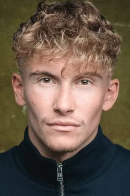 Lewis Santer headshot