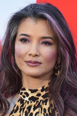 Kelly Hu headshot