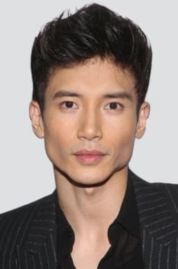 Manny Jacinto headshot
