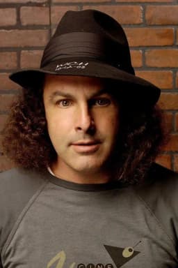 Perry Caravello headshot