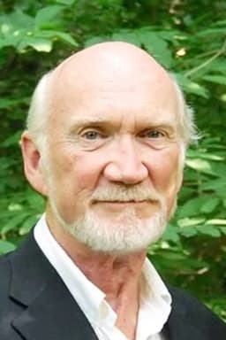 Colin Fox headshot