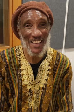Larry Reni Thomas headshot