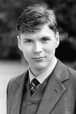 Benedict Taylor headshot