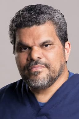 Luis Guzmán headshot