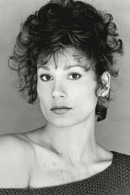 Marta DuBois headshot