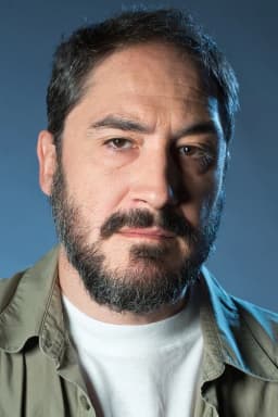 Alfonso Lara headshot