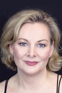 Sara Stewart headshot
