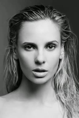 Julieta Cardinali headshot