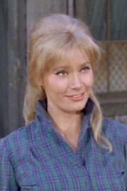 Sandra Warner headshot
