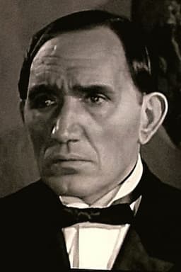 Frank De Kova headshot