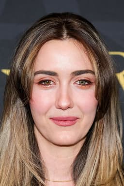 Madeline Zima headshot