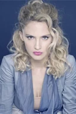 Leonora Balcarce headshot