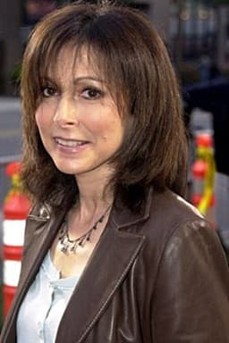 Toni Kalem headshot
