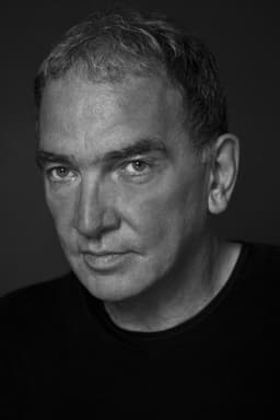 Daragh O'Malley headshot