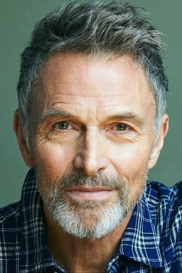 Tim Daly headshot