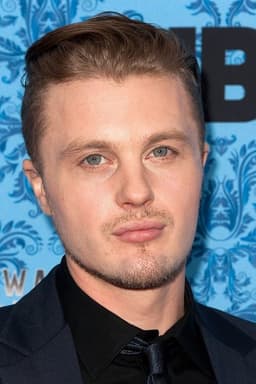 Michael Pitt headshot