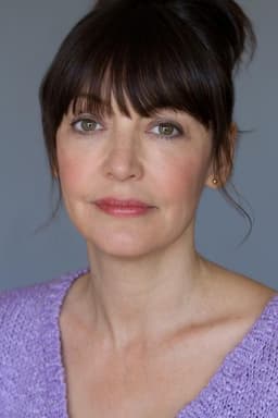 Arabella Field headshot