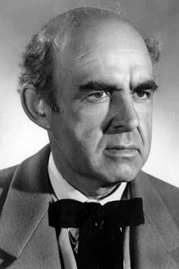 Nestor Paiva headshot