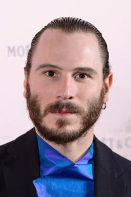 Rubén Ochandiano headshot