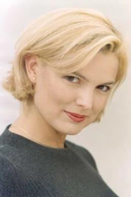 Eva Cobo headshot