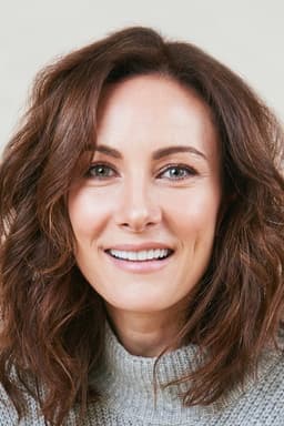 Laura Benanti headshot