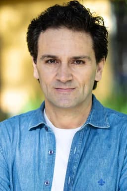 Douglas Simon headshot