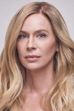 Anne Dudek headshot