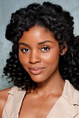 Naomi Baker headshot