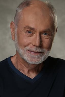 Robert David Hall headshot
