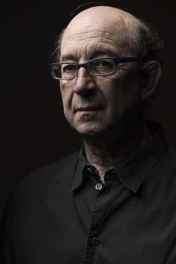 Juan Viadas headshot