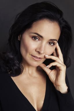 Sarah Edmondson headshot