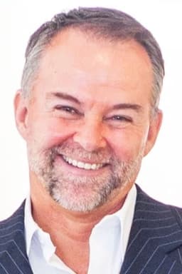 Stephen Jennings headshot