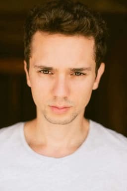 Sasha Feldman headshot