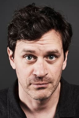 Tom Everett Scott headshot
