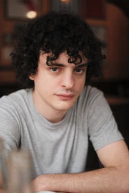 Lorenzo Ferro headshot