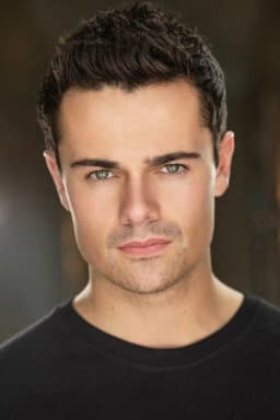 Jamie Roy headshot